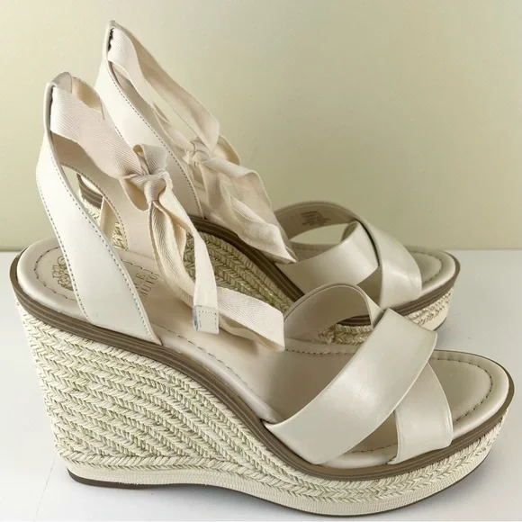 NEW VINCE CAMUTO BEIGE PLATFORM WEDGE SANDALS - Picture 3 of 12